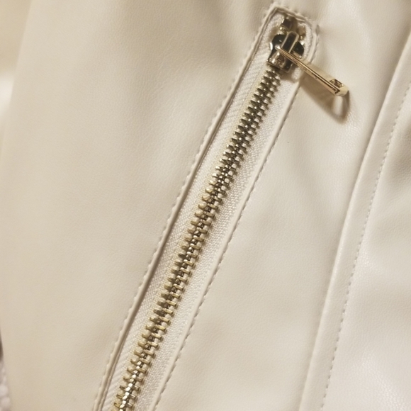 Bebe Cream Faux Leather biker Crop Jacket - Picture 6 of 8